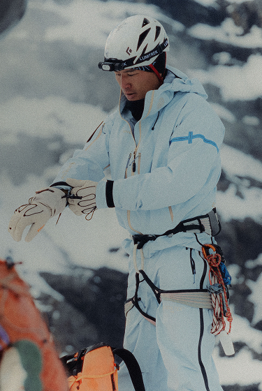 UPPERVOID — SUMMUS PRO 2. Engineered for the extremes. 70D GORE-TEX PRO hardshell with alpine-focused construction for exposed terrain.